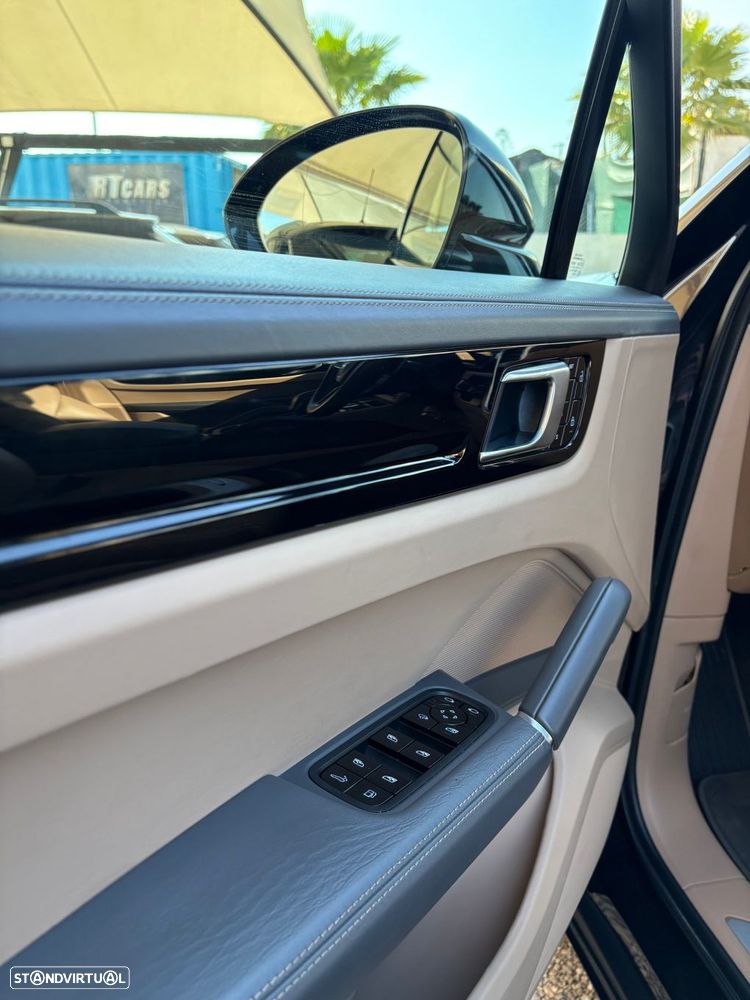 Porsche Cayenne Coupé E-Hybrid Platinum Edition - 15