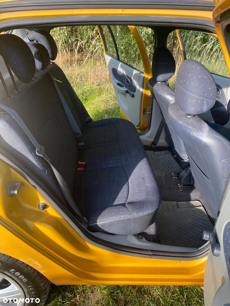 Renault Clio 1.2 16V Authentique - 16