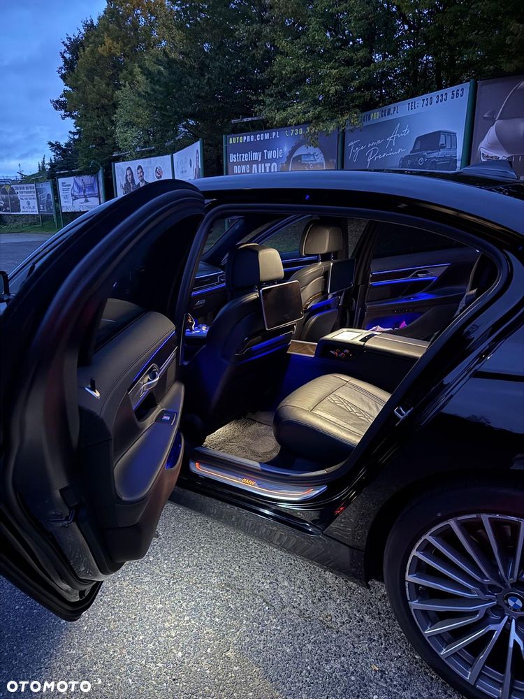 BMW Seria 7 730d xDrive mHEV - 4