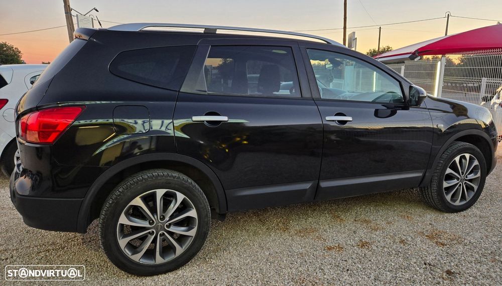 Nissan Qashqai +2 - 4