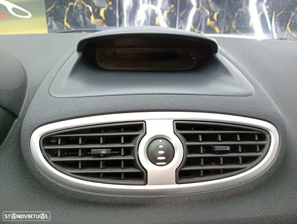 Renault Clio 1.2 16V Dynamique - 22