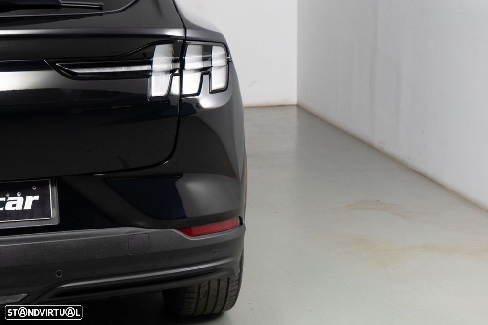Ford Mustang Mach-E Standard - 18