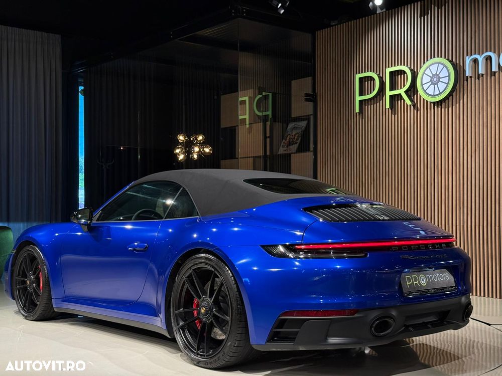 Porsche 911 Carrera 4 GTS PDK - 15