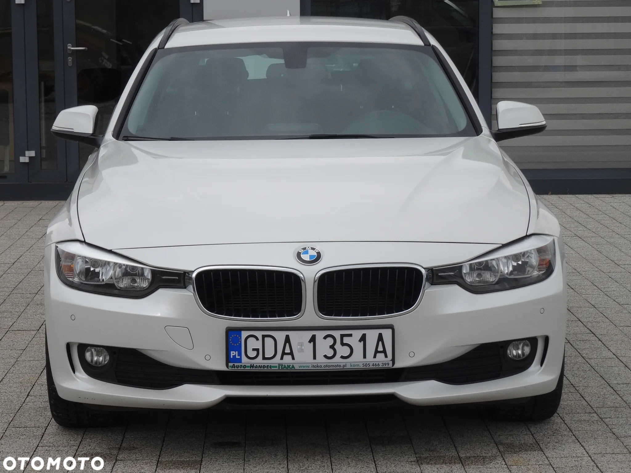 BMW Seria 3 318d - 4