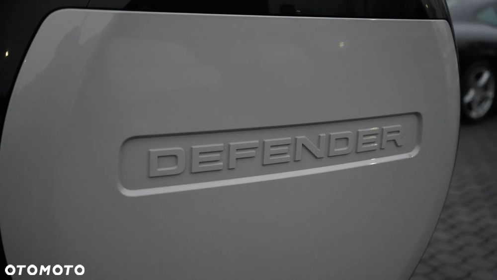 Land Rover Defender 3.0 D350 mHEV X-Dynamic HSE - 11