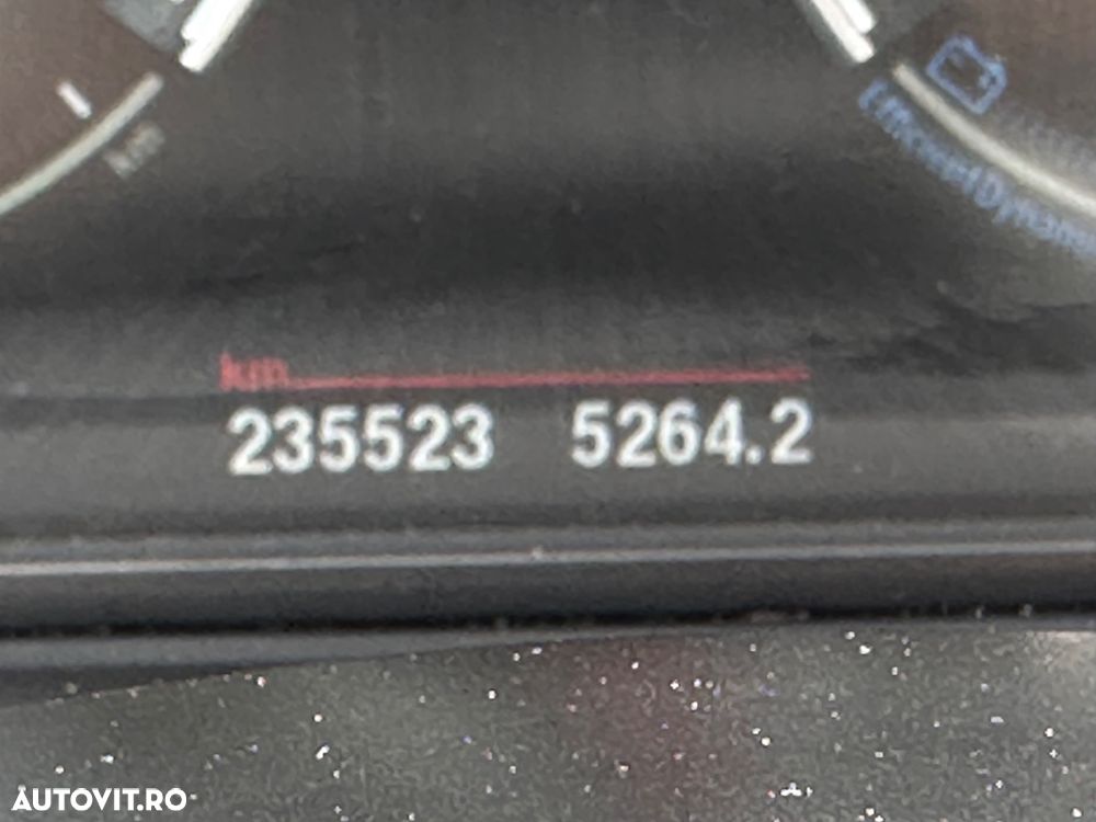 BMW Seria 5 520d xDrive - 15