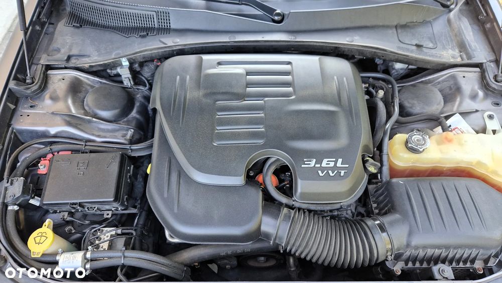 Chrysler 300s - 17