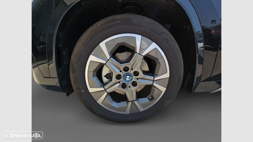 BMW iX1 eDrive20 xLine - 16