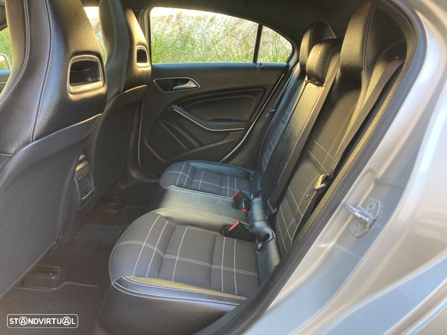 Mercedes-Benz A 180 Urban - 30