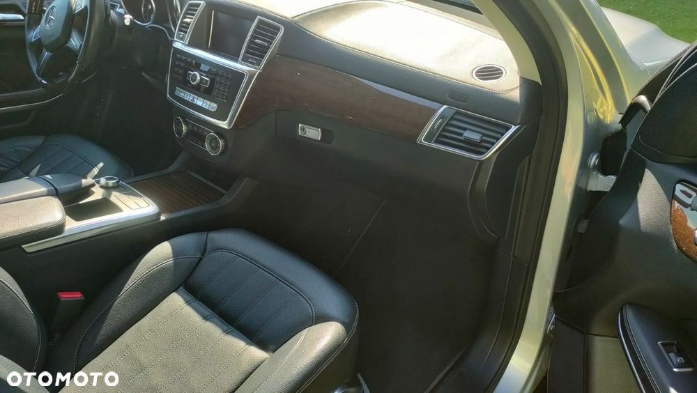 Mercedes-Benz GL 350 BlueTEC 4-Matic - 33