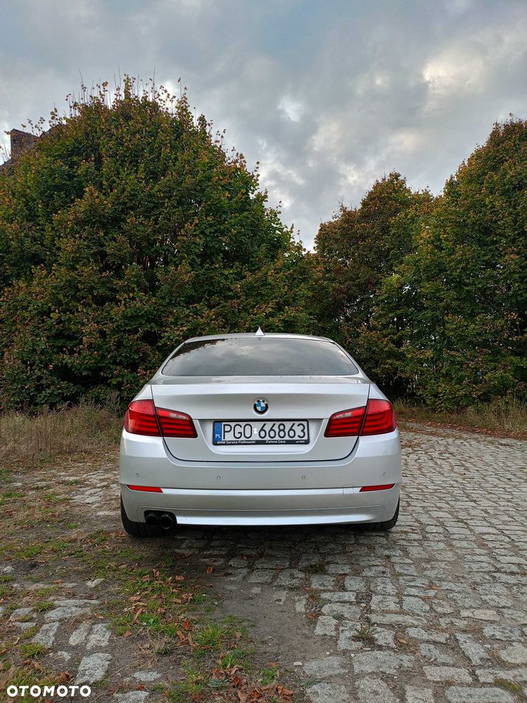 BMW 5 Series 2011 photo 3