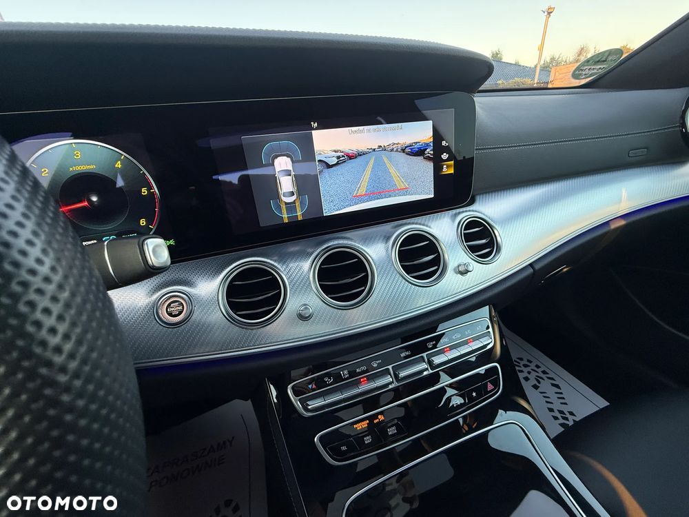 Mercedes-Benz Klasa E 220 d 4Matic T 9G-TRONIC AMG Line - 36