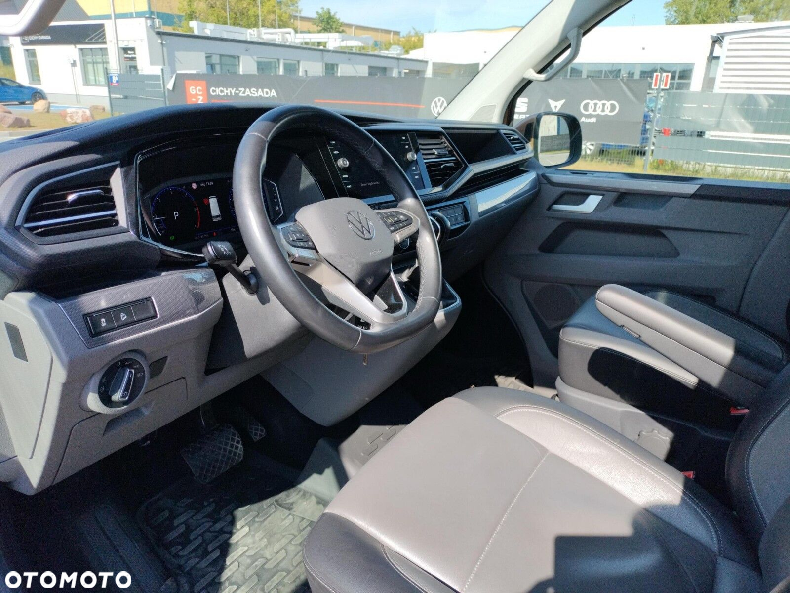 Volkswagen Caravelle 6.1 2.0 TDI L2 Highline 4Motion DSG - 9