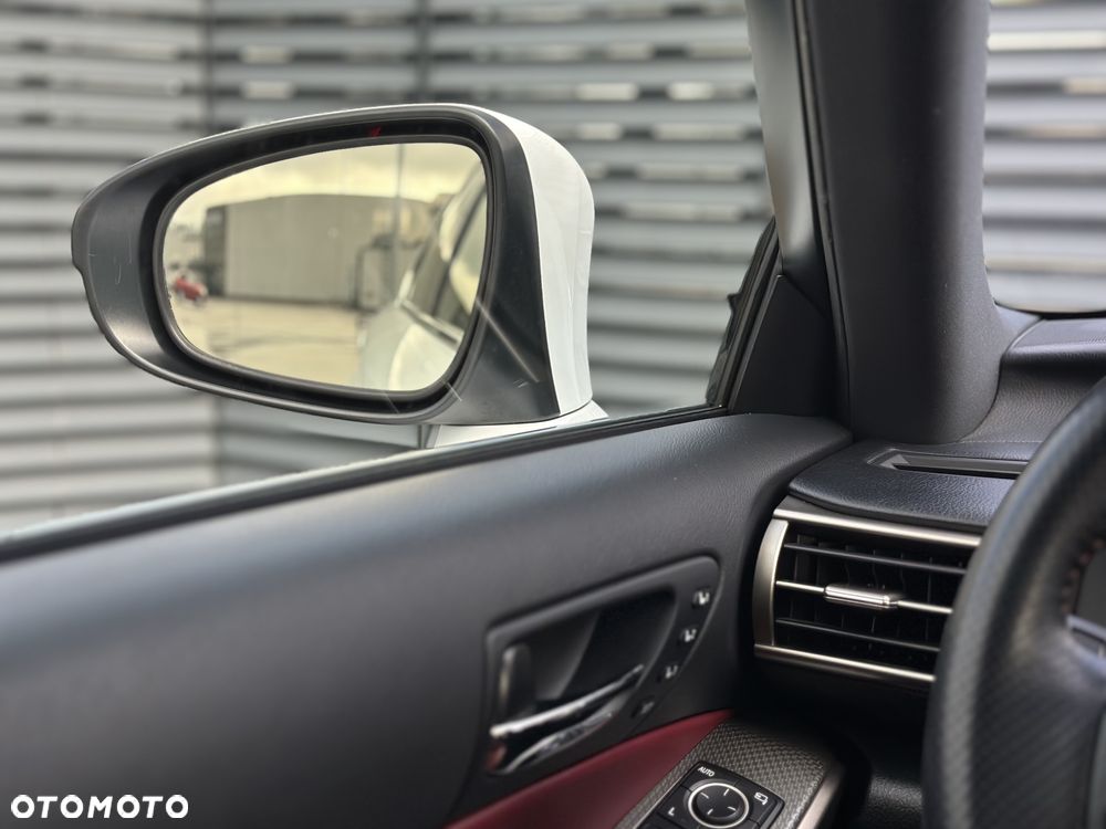 Lexus IS 250 F Sport - 24