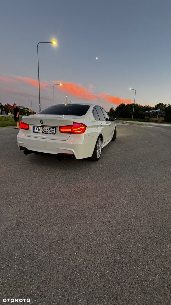 BMW Seria 3 328i xDrive Sport Line - 3