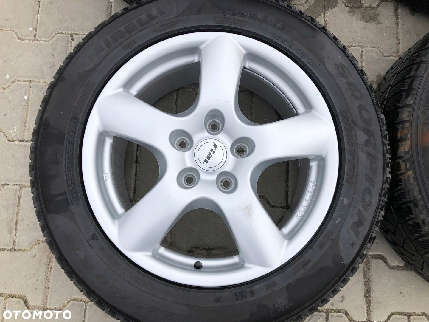 KOŁA Q7 TOUAREG CAYENNE 235/60/R18 PIRELLI RIAL - 2