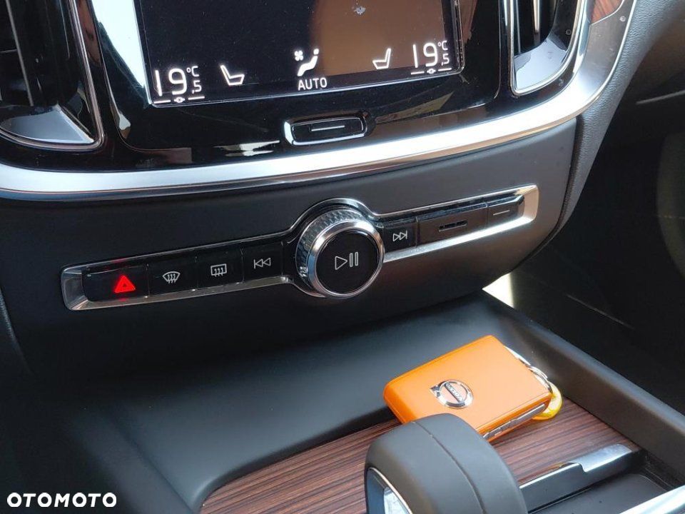 Volvo V60 Cross Country - 28