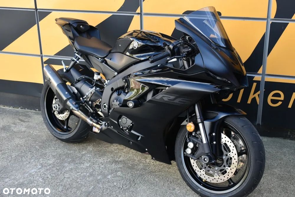 Yamaha R6 - 1