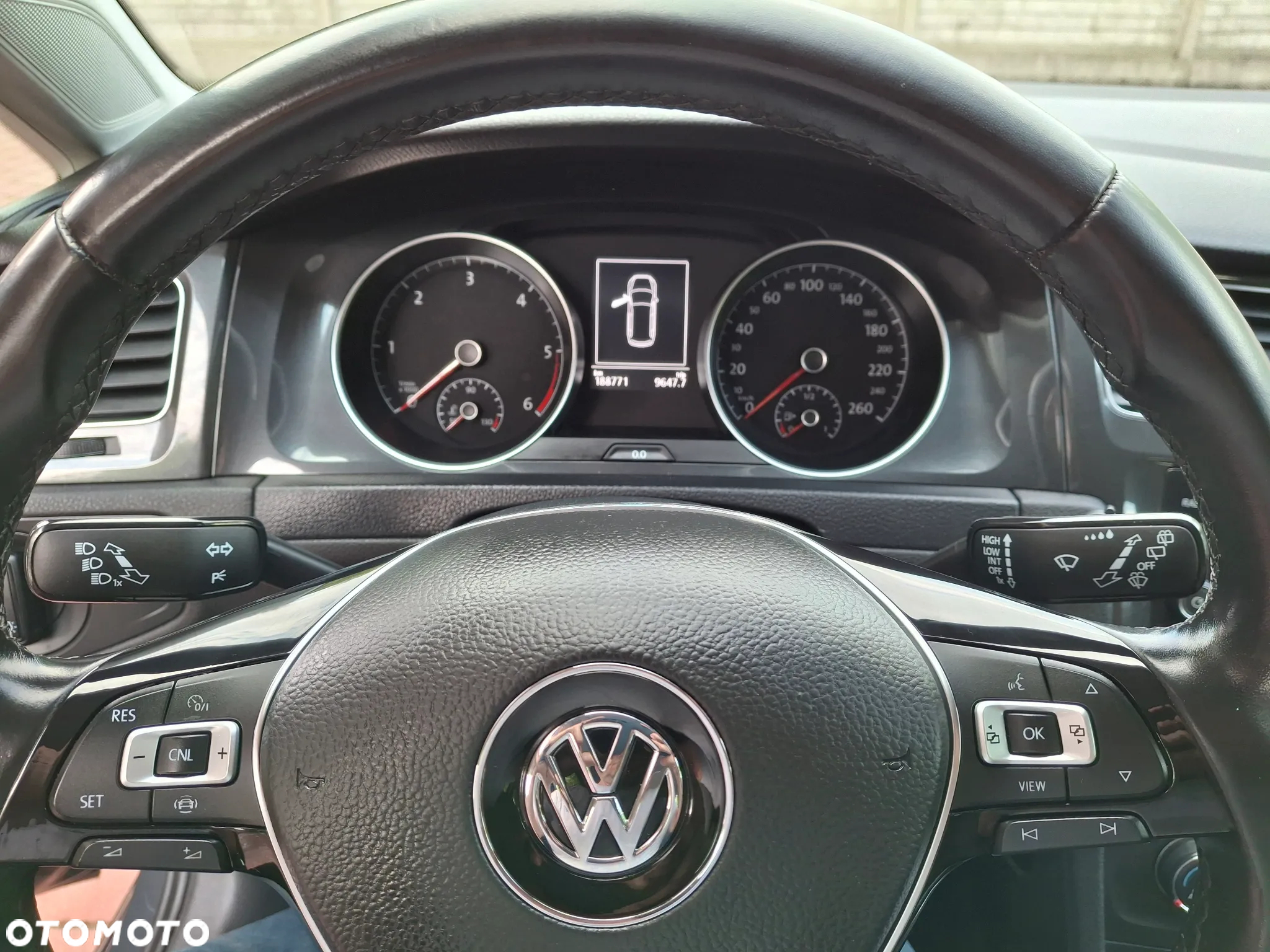 Volkswagen Golf VII 1.6 TDI BMT Comfortline - 18