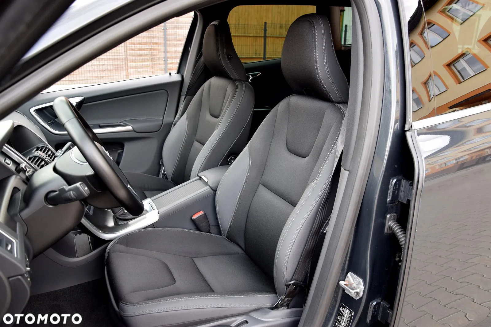 Volvo XC 60 D4 AWD Momentum - 22