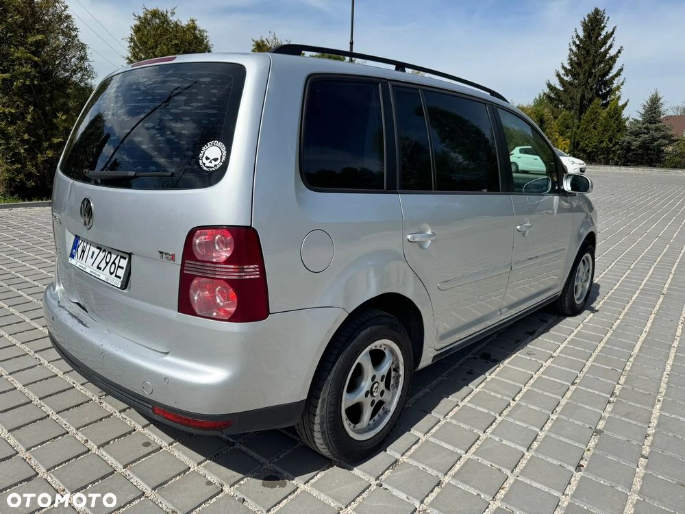 Volkswagen Touran - 5