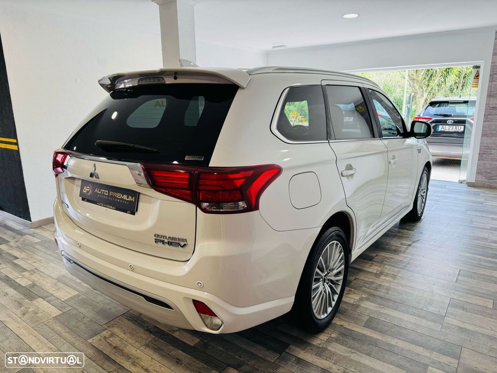 Mitsubishi Outlander 2.4 Instyle - 8