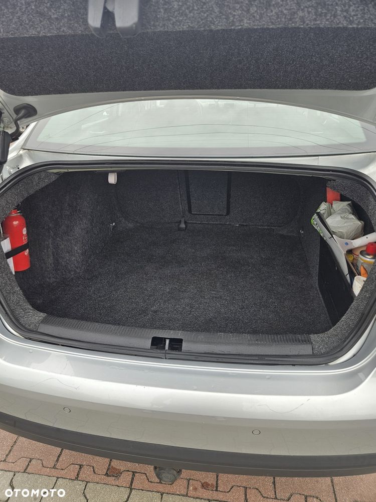 Volkswagen Jetta - 5