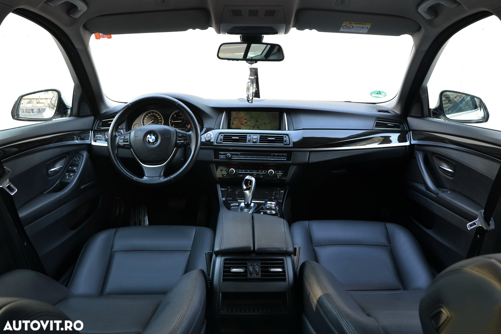 BMW Seria 5 520d AT - 9
