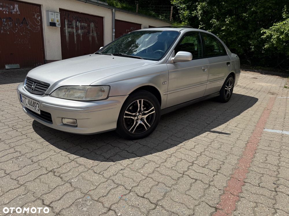 Honda Accord 2.0 ES - 1