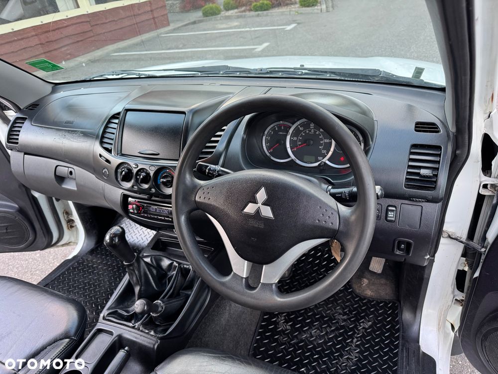Mitsubishi L200 2.5 DID DC Intense + - 17