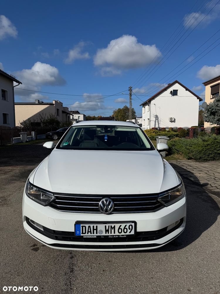 Volkswagen Passat - 2