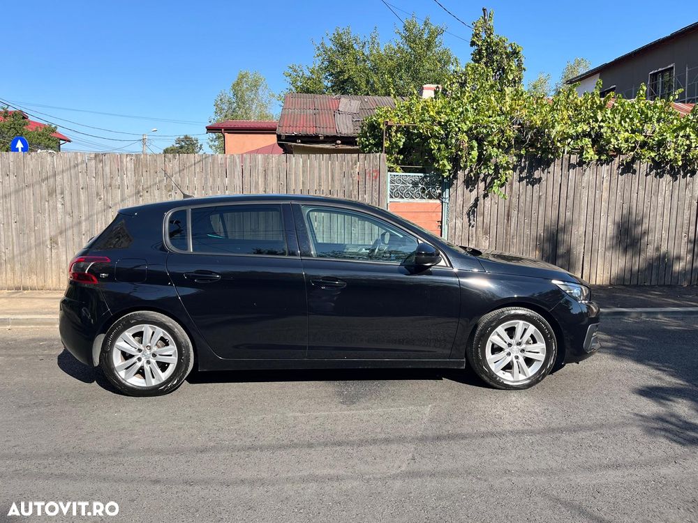 Peugeot 308 1.2 L PureTech Turbo S&S Active - 11