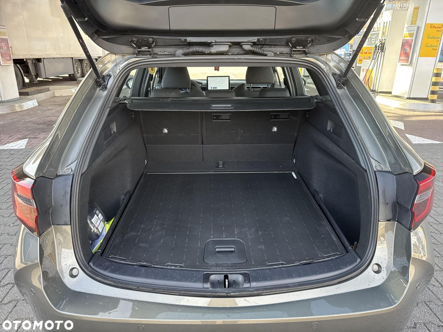Toyota Corolla - 13