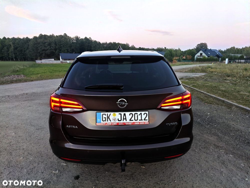 Opel Astra 1.4 Turbo Business - 11