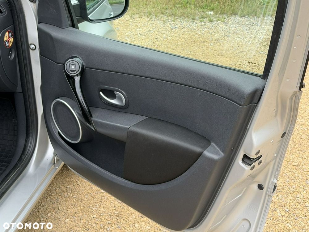 Renault Clio - 18