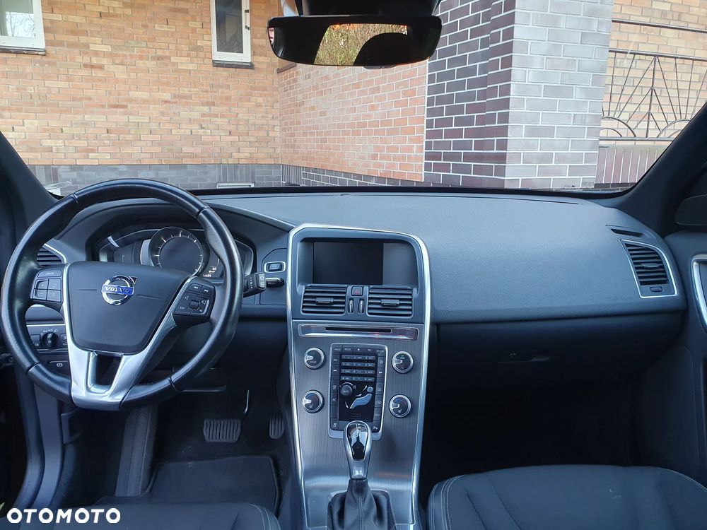 Volvo XC 60 D3 Momentum - 9