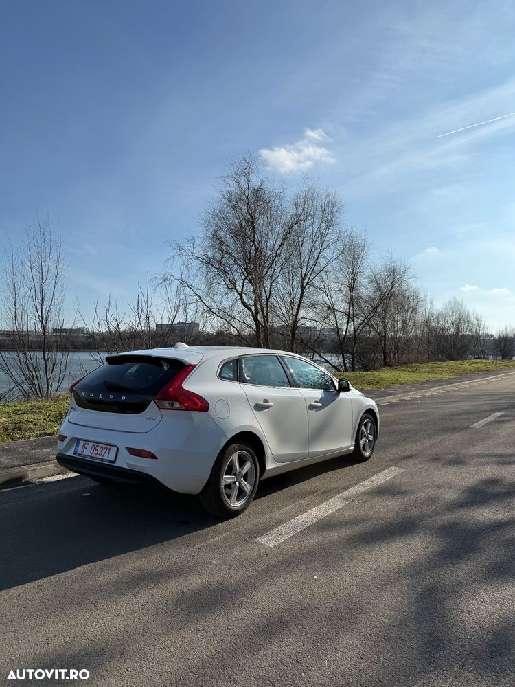 Volvo V40 D2 You - 4
