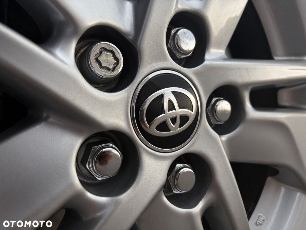 Toyota Yaris - 10