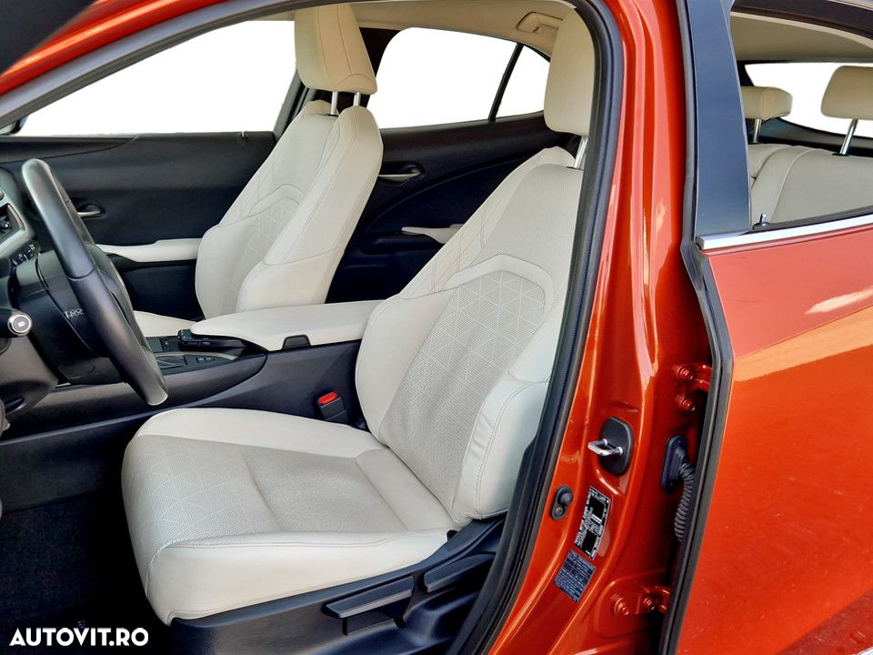 Lexus UX - 13