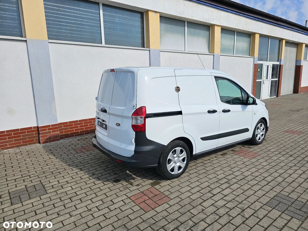 Ford Courier - 3