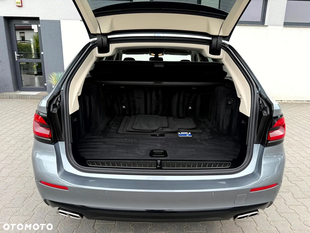 BMW Seria 5 520i - 33