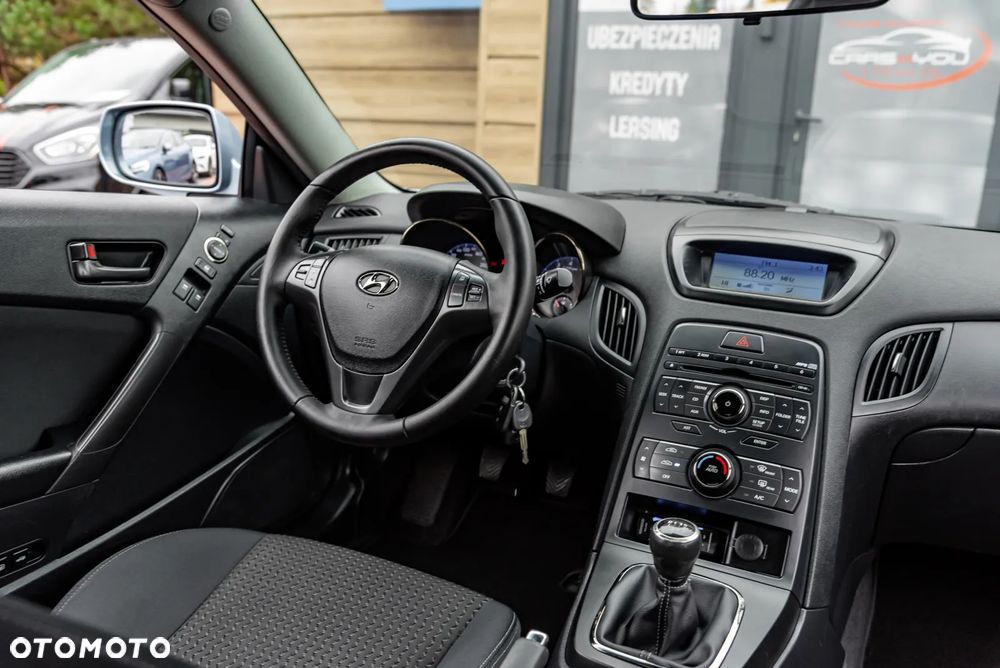 Hyundai Genesis Coupe 2.0 T - 26