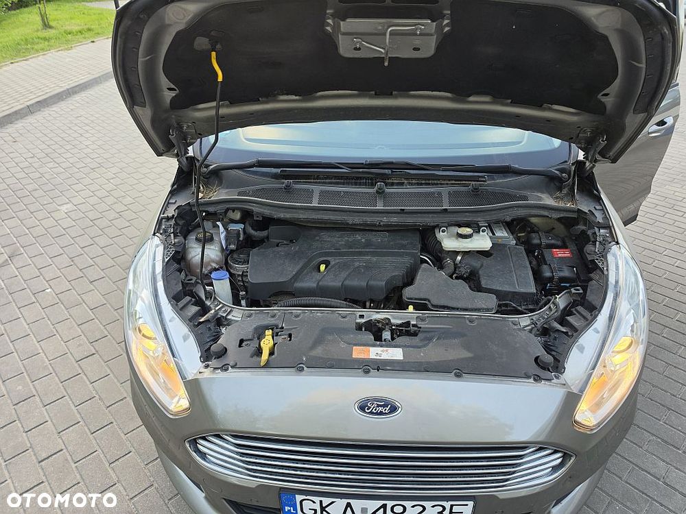 Ford S-Max - 32
