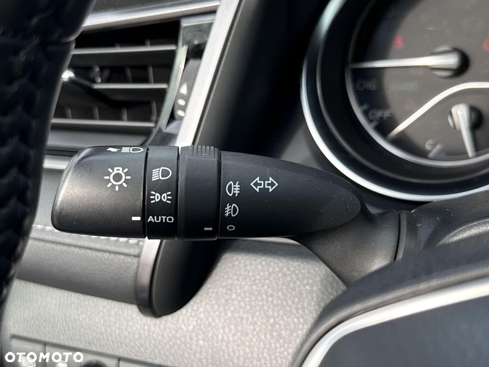 Toyota Camry 2.5 Hybrid Prestige CVT - 23