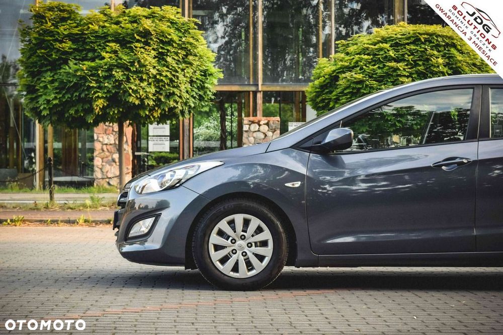 Hyundai i30 1.6 D Style - 10