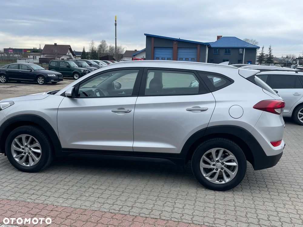 Hyundai Tucson 2.0 CRDI BlueDrive Comfort 2WD - 25