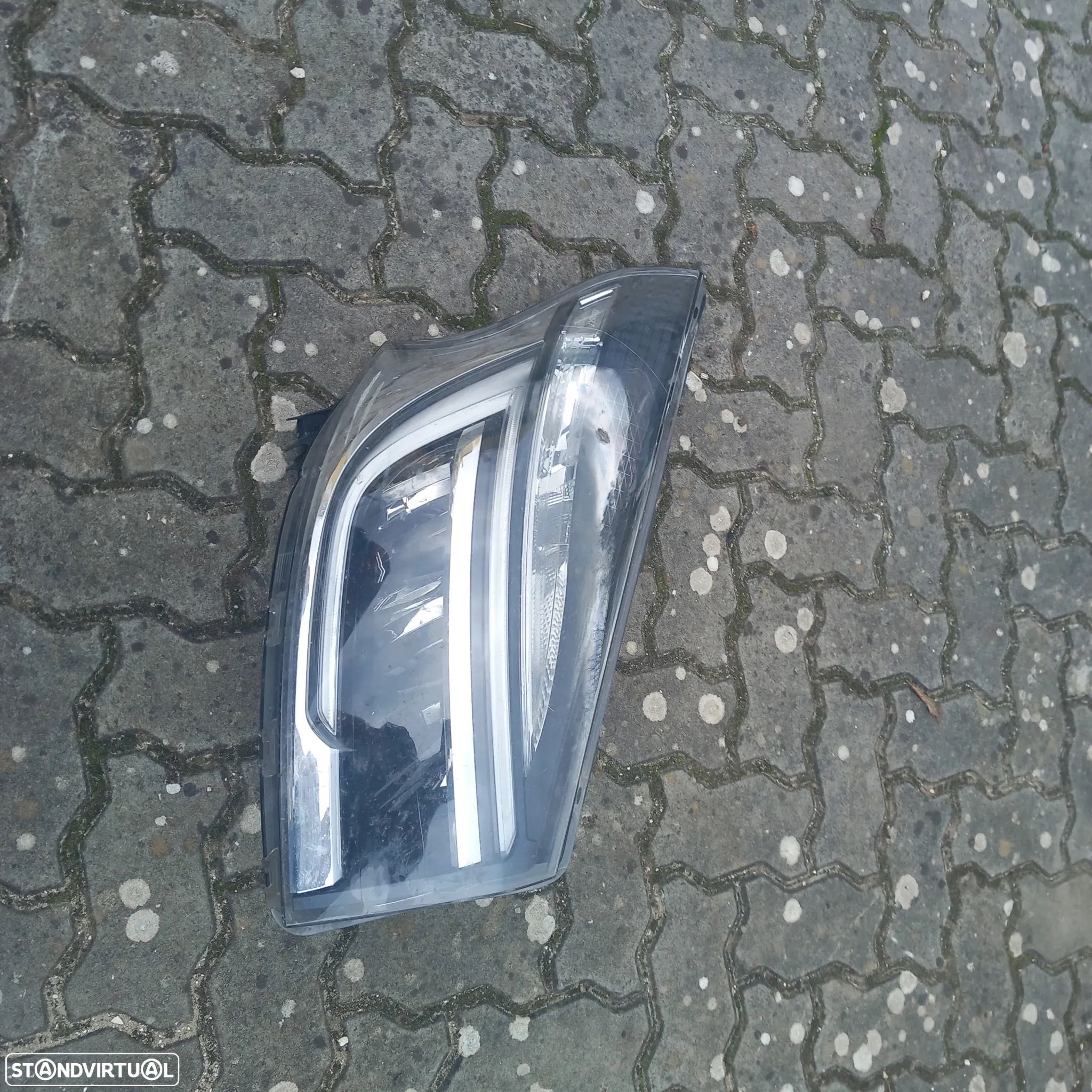 Farol passageiro renault trafic 3. 26010 9054 R - 1