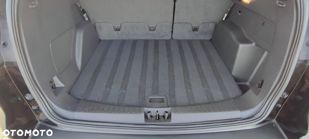 Ford Escape 2.0 EcoBoost AWD Titanium - 23