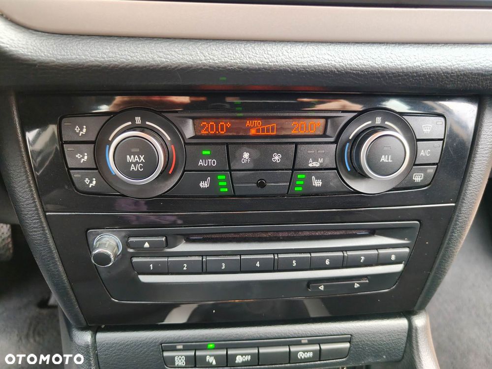 BMW X1 sDrive16d xLine - 28