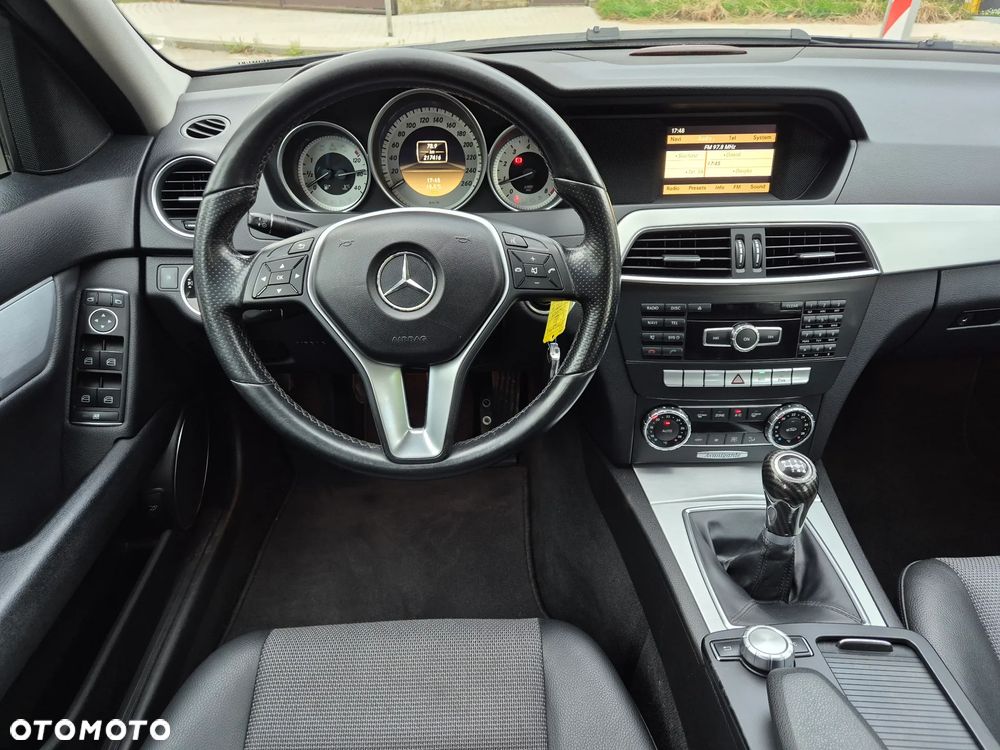 Mercedes-Benz Klasa C 180 BlueEFFICIENCY Avantgarde - 8